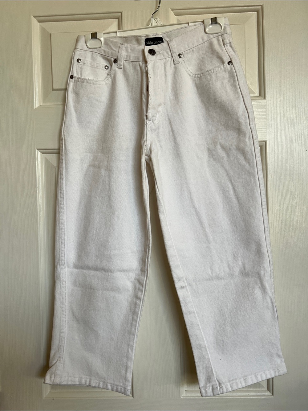 Xhilaration cropped pants ( NWOT )